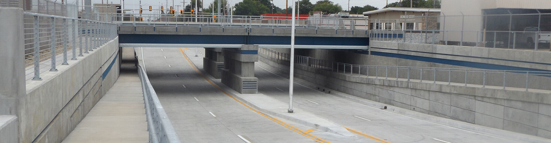 Newly constructed Chicago roadway and pedestrian walkway