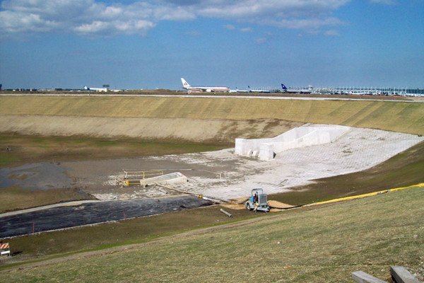 The O'hare International airport 's South Basin