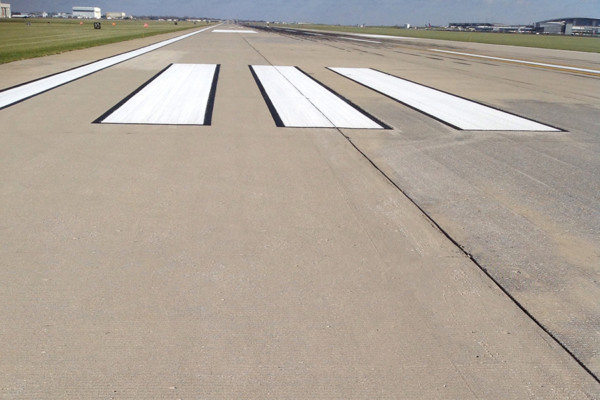 Indianapolis airport runway